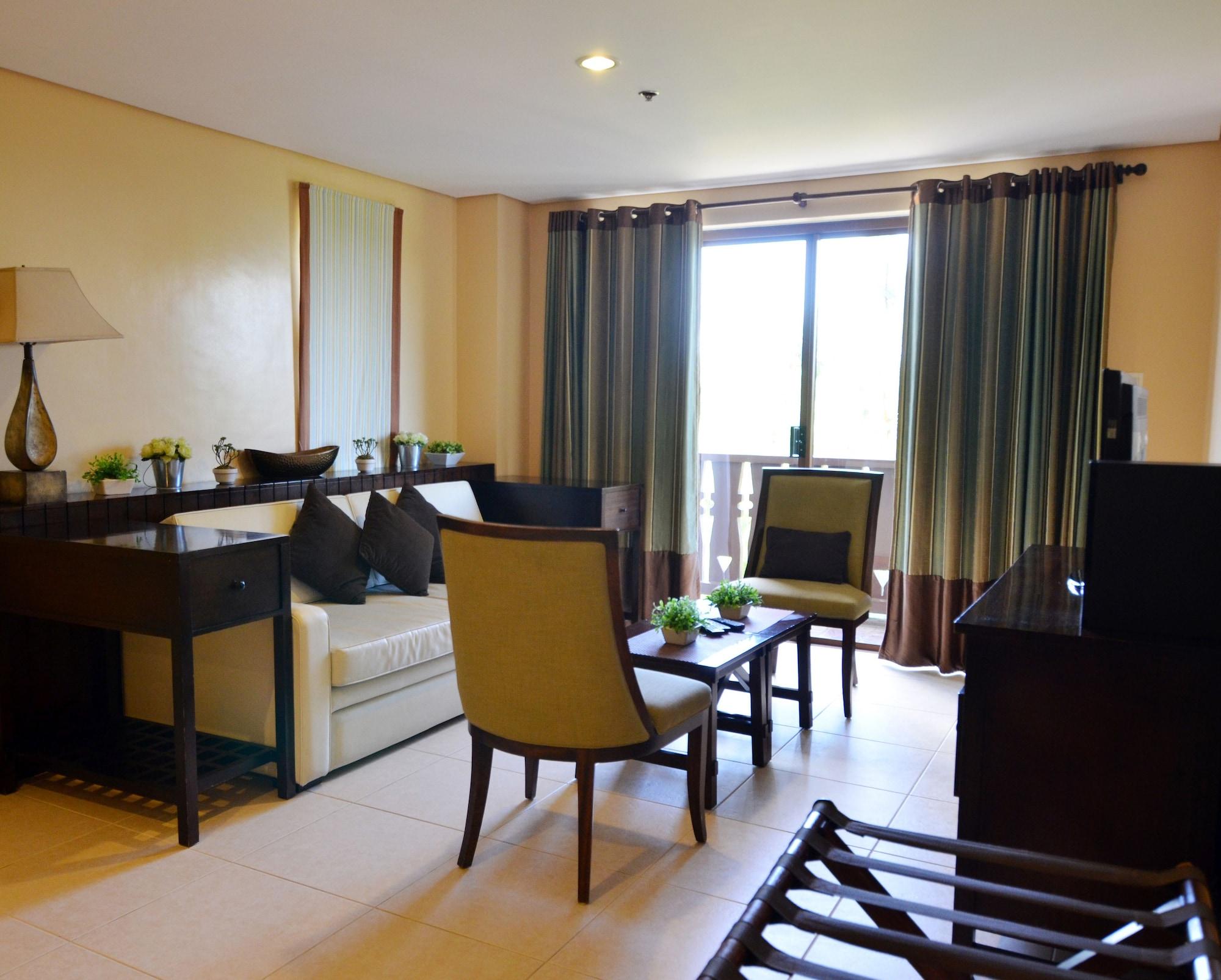 Crosswinds Resort Suites Tagaytay City Extérieur photo