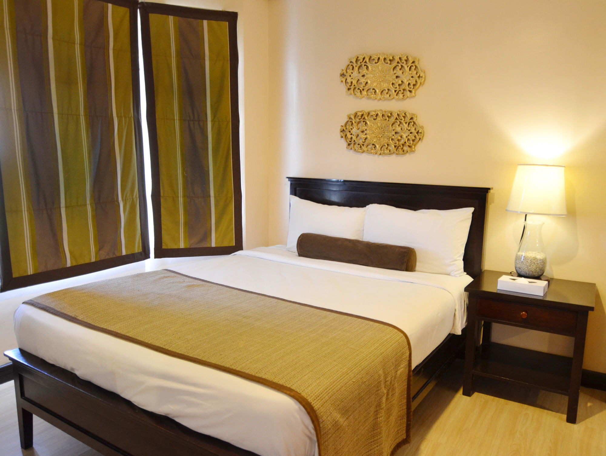 Crosswinds Resort Suites Tagaytay City Extérieur photo